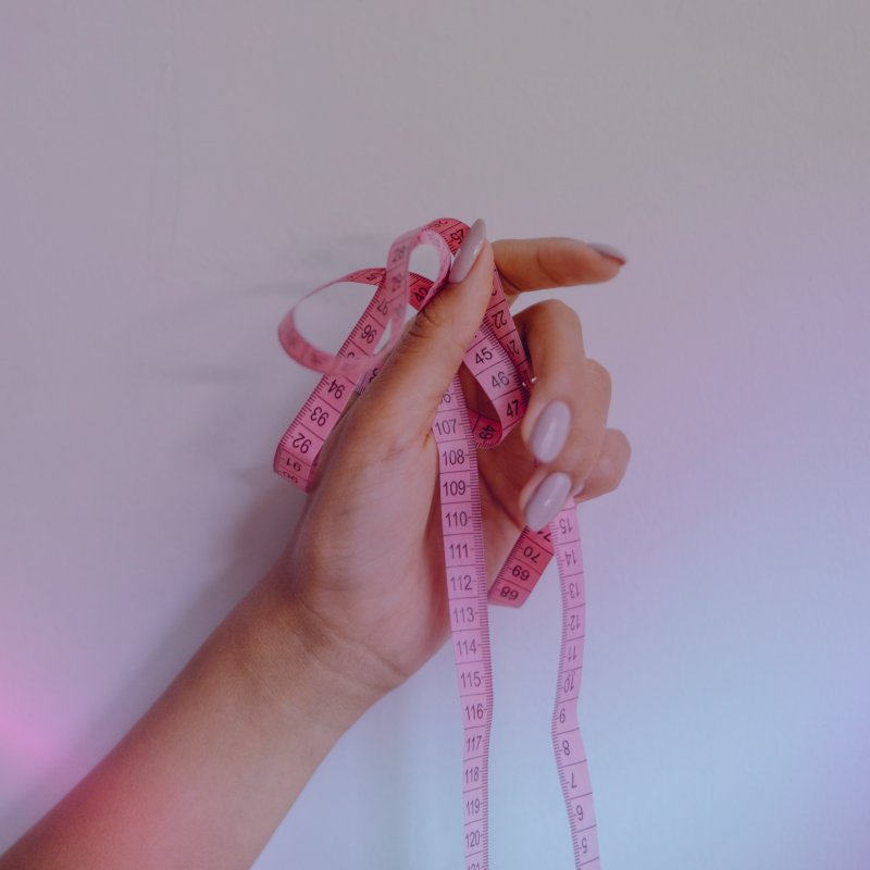 female_hand_tapemeasure